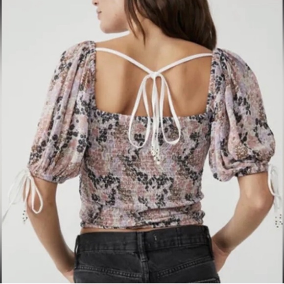 FREE PEOPLE NWT floral rushed with sheer Sleeves Top. - Picture 4 of 7
